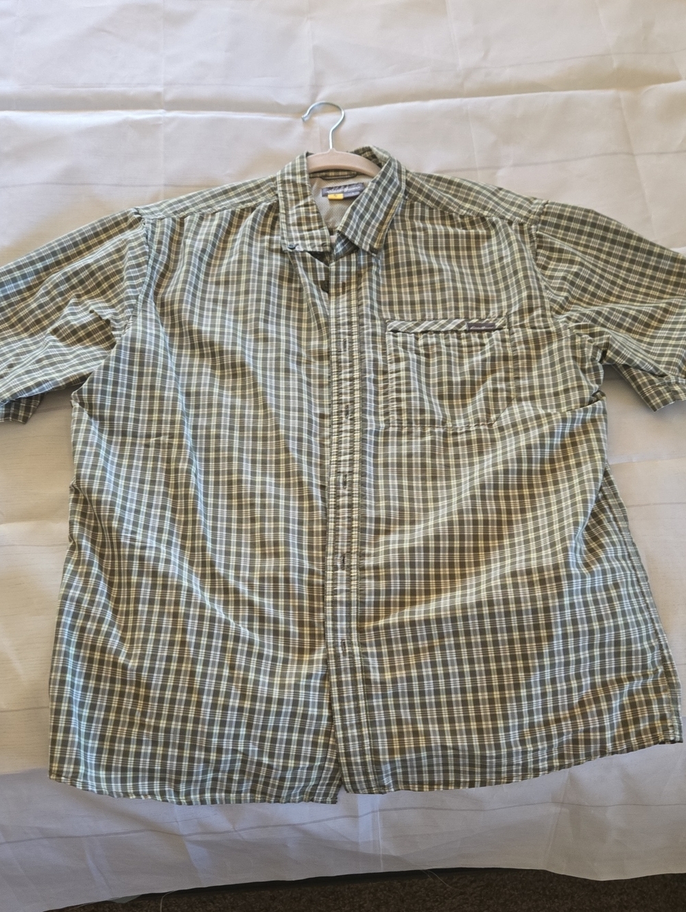 Eddie Bauer Men's Short-Sleeve Plaid Button-Down in Olive and White